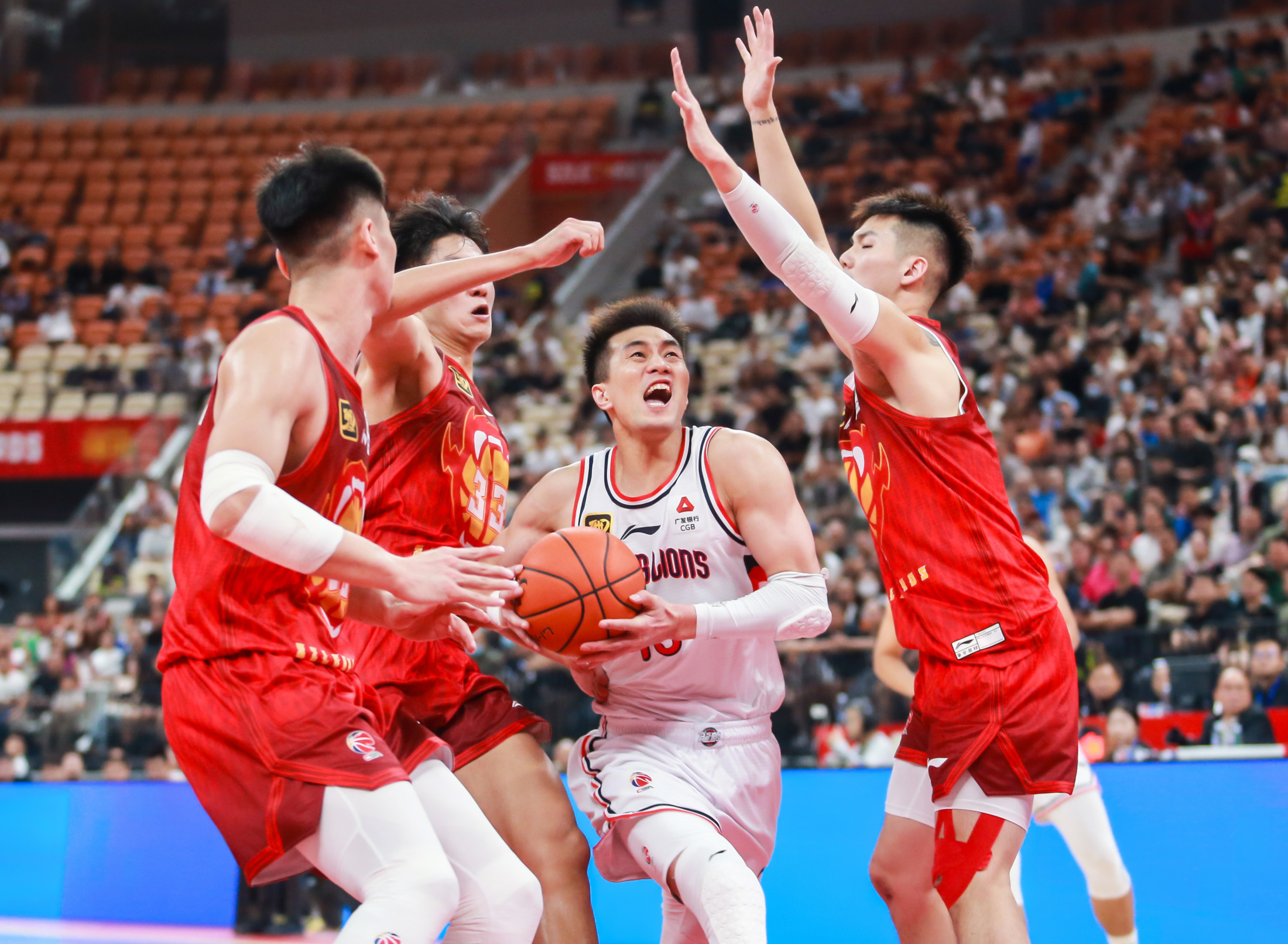 九游体育官网-窗口期广州队主帅复盘——德甲节点到来，底气十足，球队文化再被提及(德甲门兴对勒沃回放)