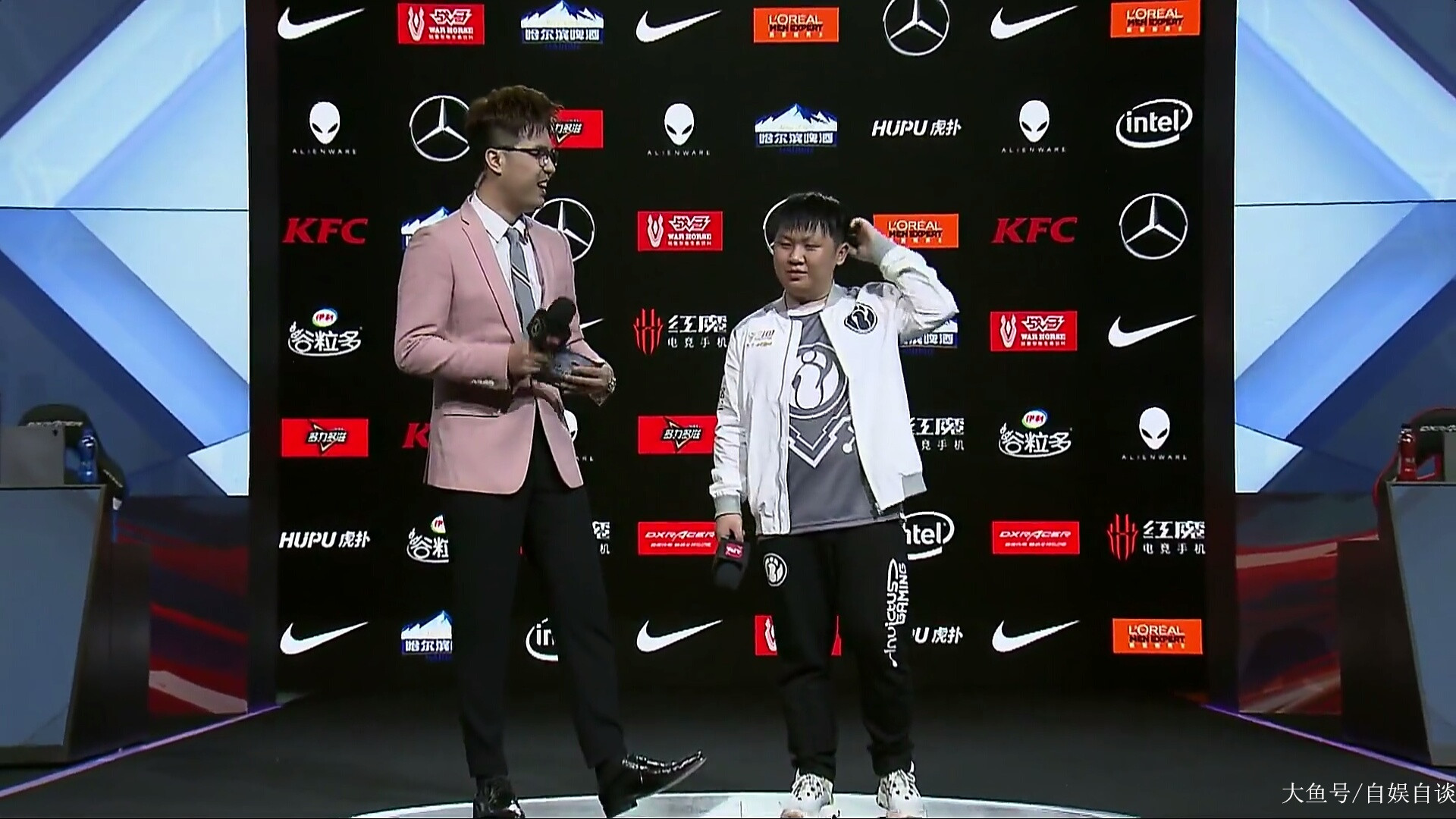 九游体育-包含那不勒斯今晨豪取连胜Rookie关键节点挺进下一轮，这操作让人直呼：利物浦围绕CBA常规赛队长鼓劲的词条